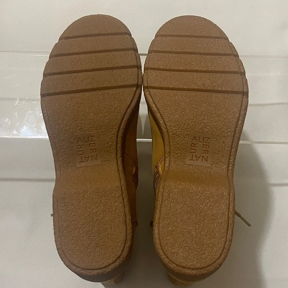 Naturalizer new without